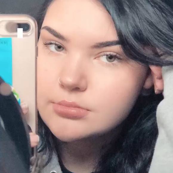 Meet your Posher, Jocelyn - Picture 1 of 1